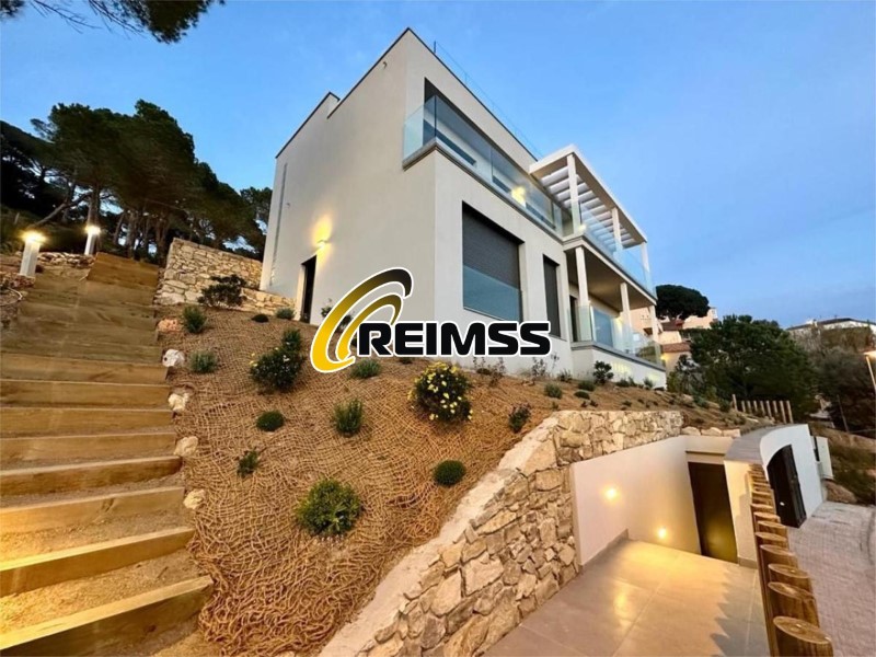 Casa en venda a Lloret de Mar, 4 hab. - 869.500 EUR