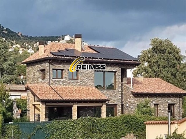 Casa en venda a Santa Cristina d'Aro, 4 hab., 481 m2 - 999.500 EUR