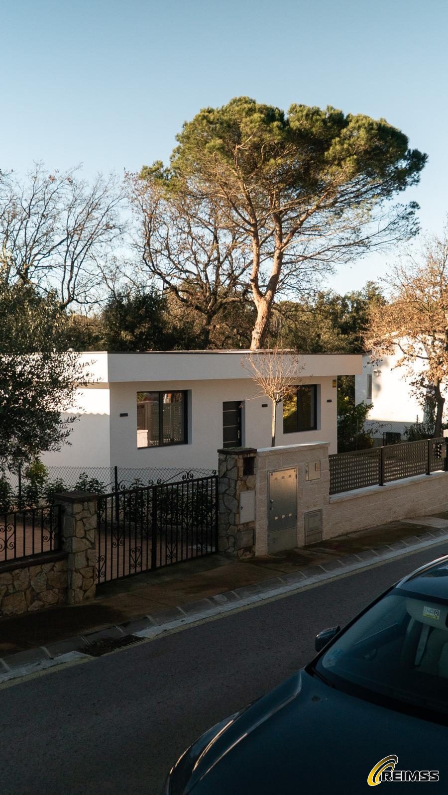 Casa en venda a Llagostera, 3 hab., 138 m2 - 430.000 EUR