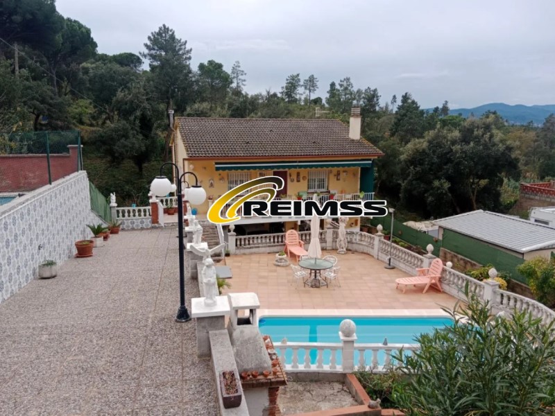 Casa en venda a Maçanet de la Selva, 4 hab., 145 m2 - 250.000 EUR